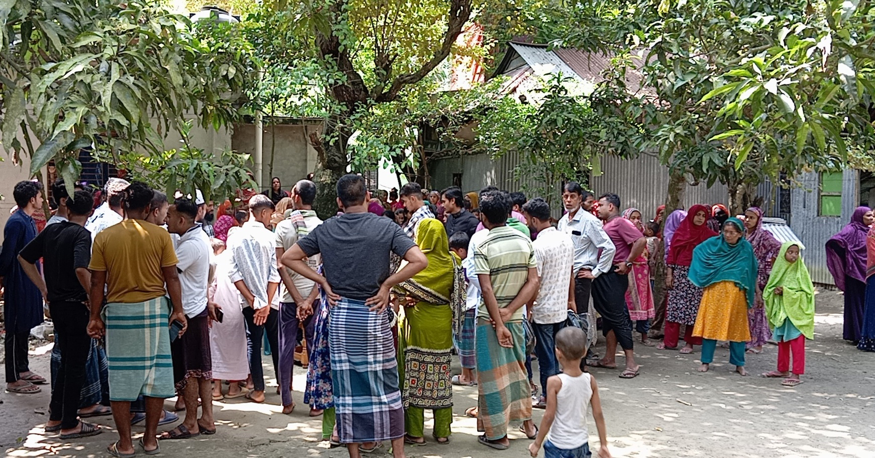 দেবীদ্বারে গৃহবধূর ঝুলন্ত মরদেহ উদ্ধার