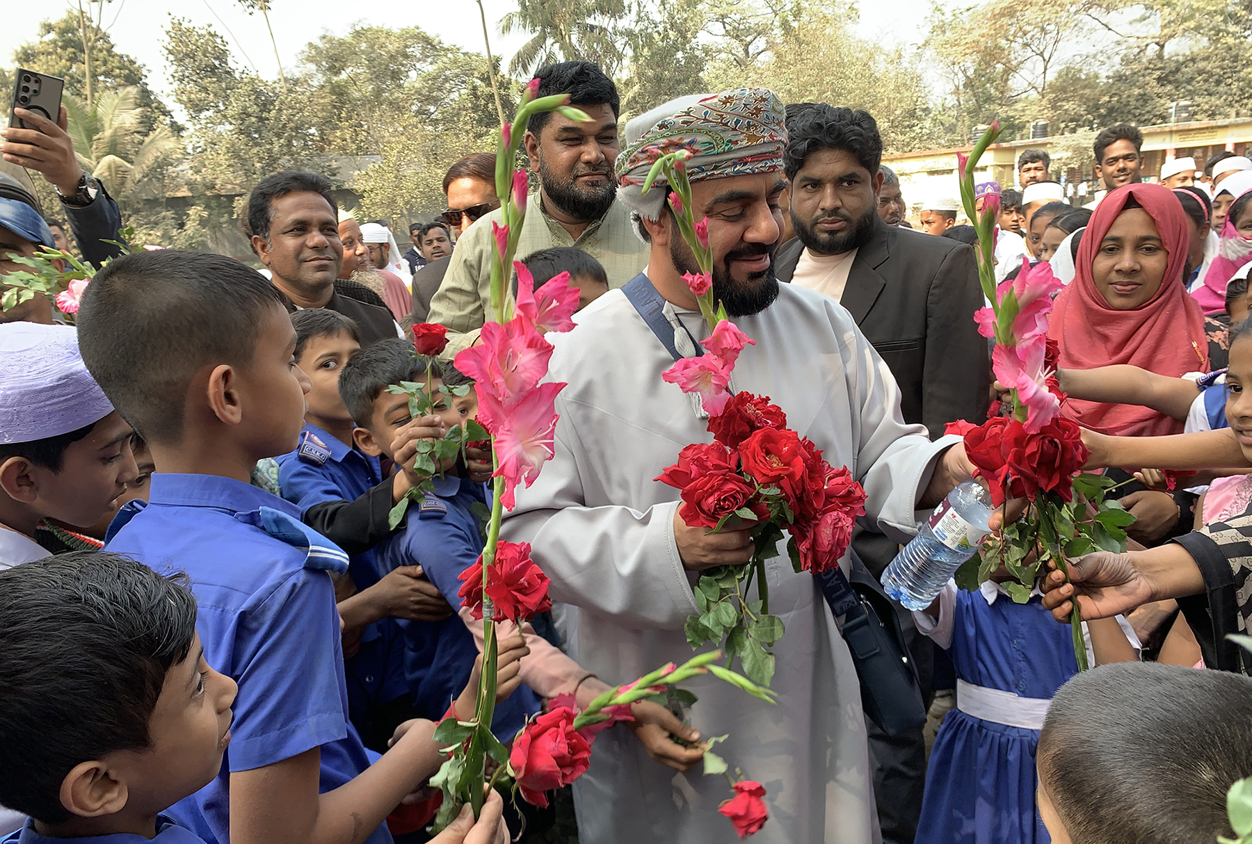 ওমান থেকে বিয়ে খেতে দেবীদ্বারের পল্লীতে এলেন ব্যবসায়ী ইব্রাহিম