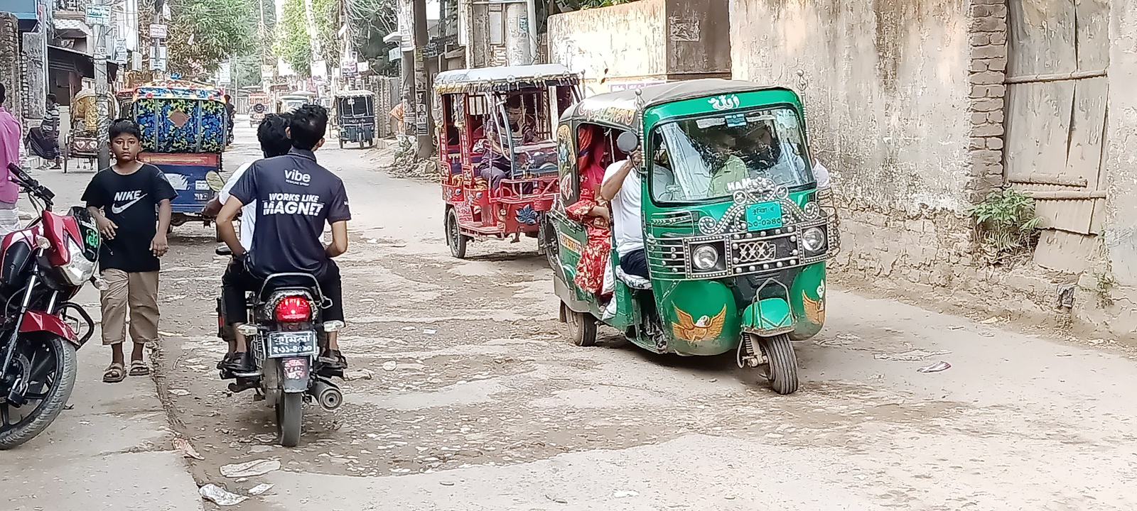 ২ দশমিক ২৫ কিলোমিটারে যত ভোগান্তি