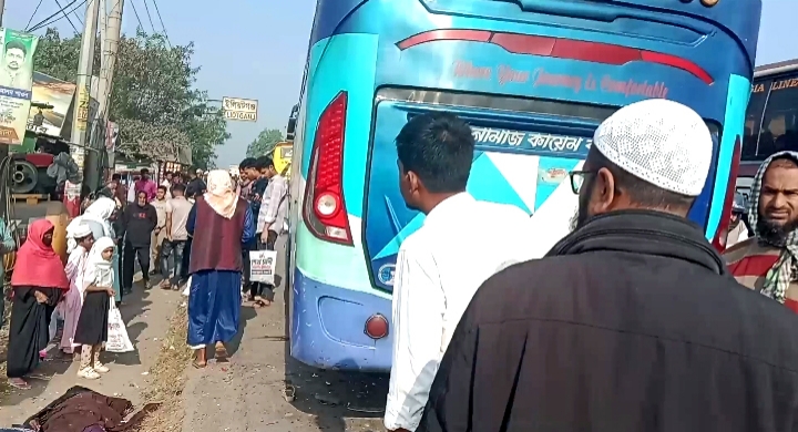 চান্দিনার ঢাকা-চট্রগ্রাম মহাসড়কে বাসচাপায় মা ও শিশু নিহত