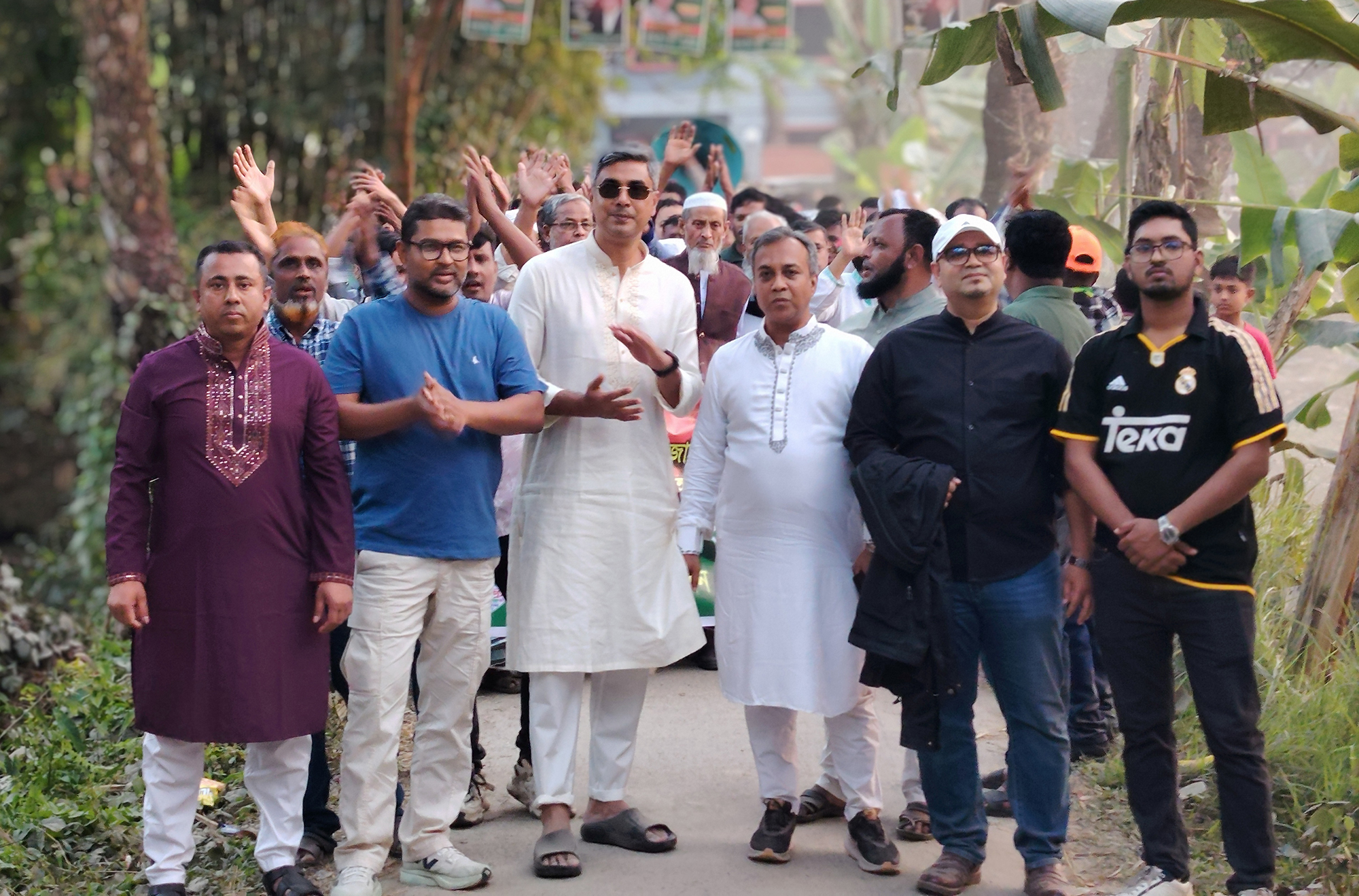 বরুড়ার আদ্রা ইউনিয়নের ২ নং ওয়ার্ডে জাকারিয়া তাহের সুমনের পক্ষে ধানের শীষের মিছিল