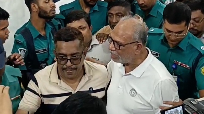 সাবেক এমপি লতিফ সিদ্দিকী-অধ্যাপক হাফিজসহ ১৫ জন আটক