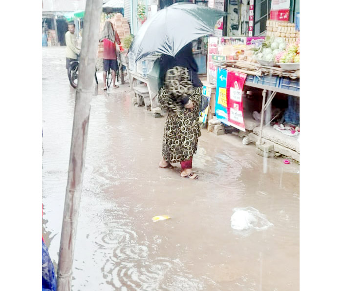 বক্সগঞ্জ বাজারের বেহাল দশায় দুর্ভোগ