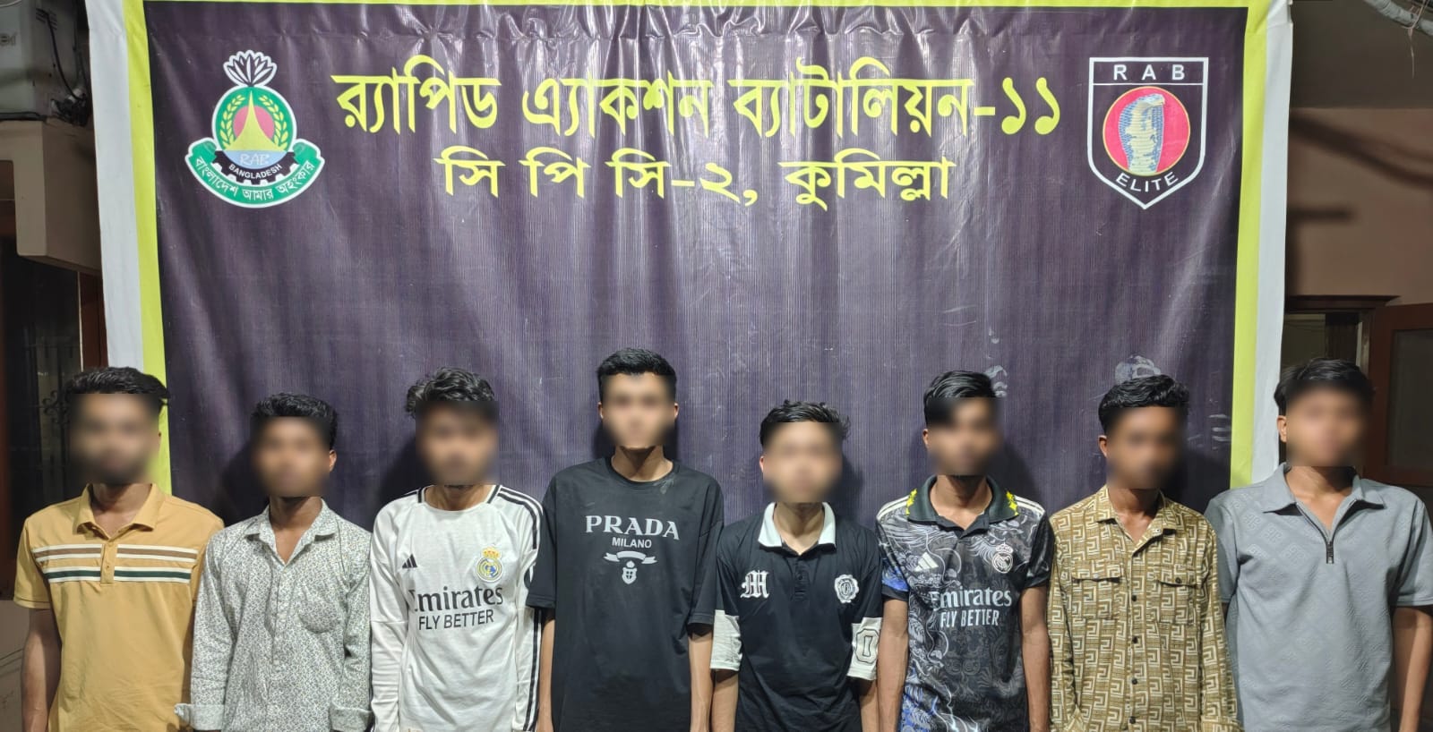 র‌্যাবের হাতে গ্রেপ্তার আট কিশোর গ্যাং
