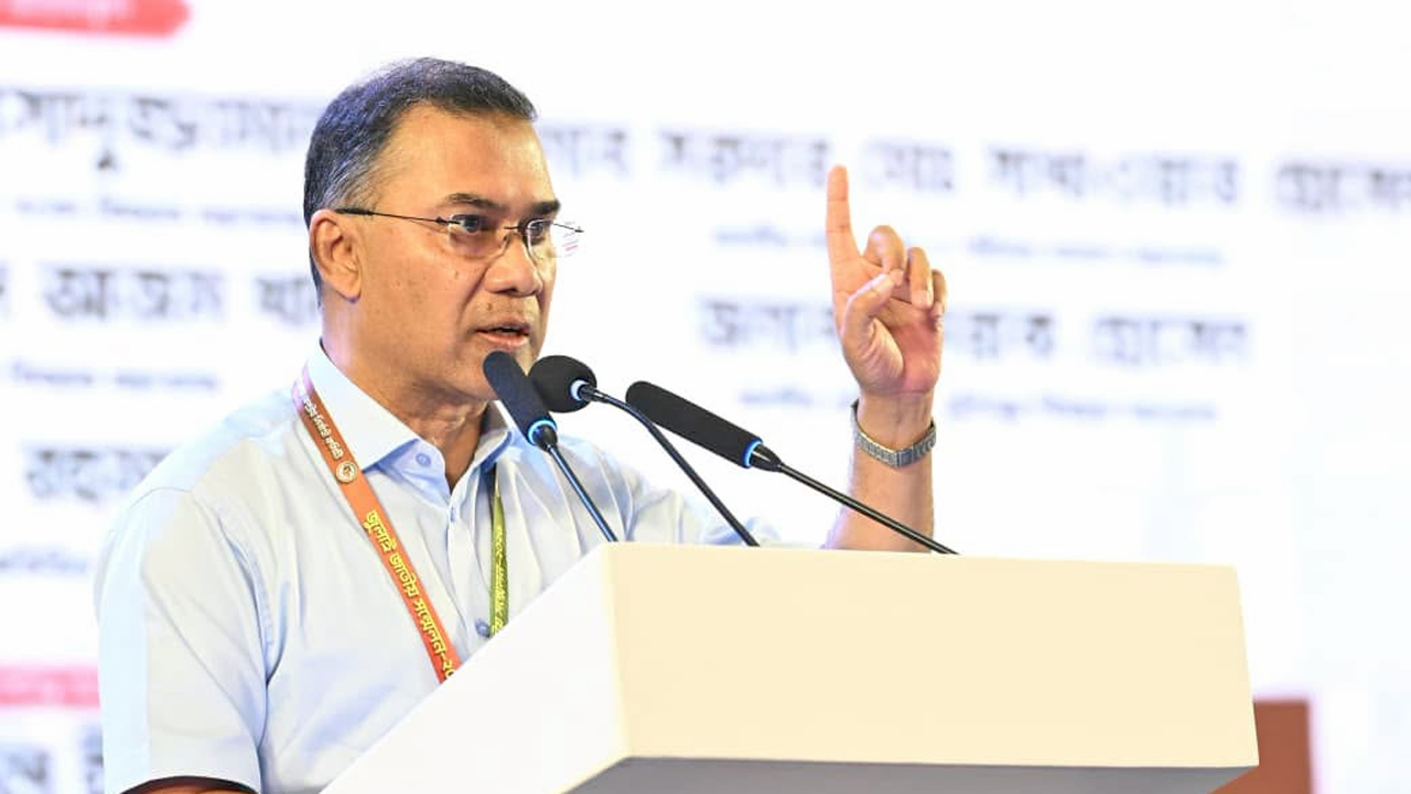 জুলাই গণঅভ্যুত্থানে শহীদ ও আহতদের মূল্যায়ন ও পুনর্বাসন সরকারের পবিত্র দায়িত্ব : প্রধানমন্ত্রী