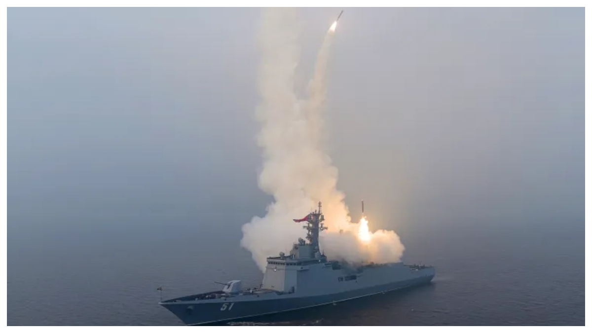 ইরান যুদ্ধের মধ্যেই নতুন ক্ষেপণাস্ত্র পরীক্ষায় উত্তর কোরিয়া