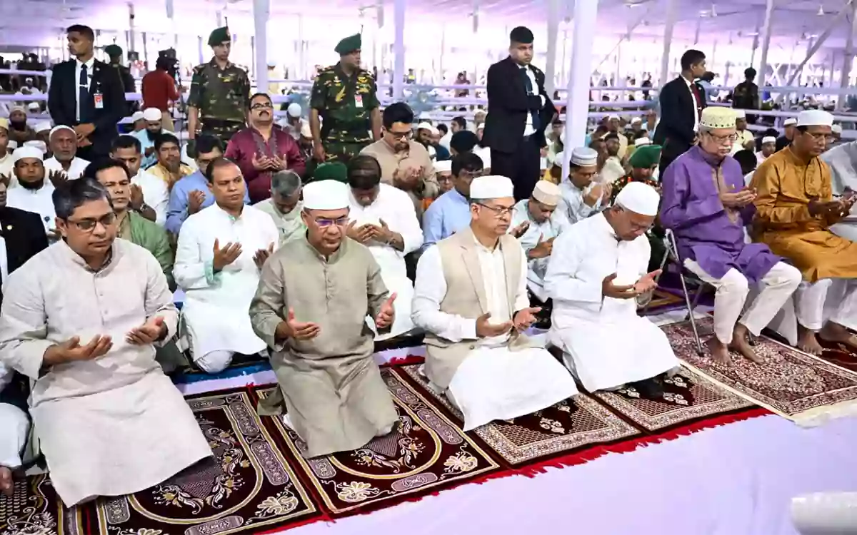 জাতীয় ঈদগাহে ঈদুল আজহার নামাজ আদায় করলেন রাষ্ট্রপতি ও প্রধানমন্ত্রী