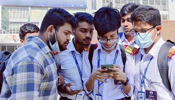 এইচএসসি পরীক্ষার ফল কাল: যেভাবে রেজাল্ট জানবেন