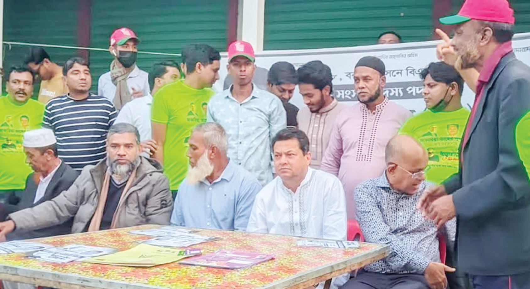 বরুড়ায় গণজোয়ার সুমনের পক্ষে