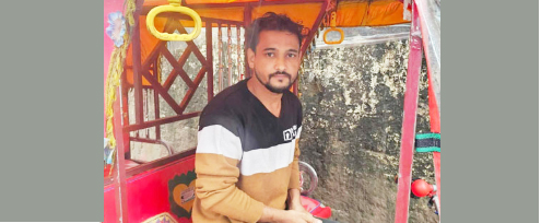 যাত্রীর ফেলে যাওয়া ১৫ লাখ টাকা ফেরত দিলেন অটোরিকশা চালক