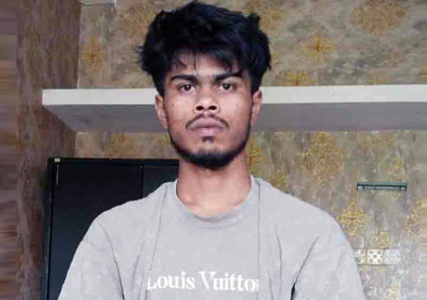 কাঁঠালিয়া নদীতে  চাঁদাবাজি, নৌপুলিশের অভিযানে গ্রেপ্তার ১