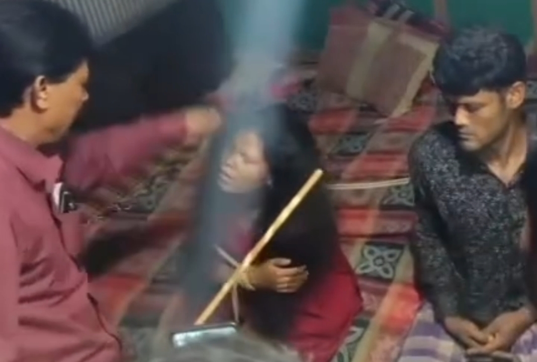 যুবদল নেতার পরকীয়ার বিচার করতে গিয়ে নারীকে নির্যাতন ইউপি মেম্বারের, ভিডিও ভাইরাল