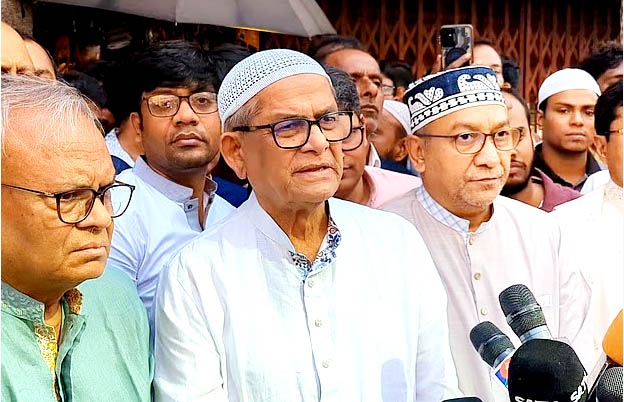 খালেদা জিয়ার অবস্থা ‘অত্যন্ত সংকটময়’, দেশবাসীর দোয়া চাইলেন মির্জা ফখরুল