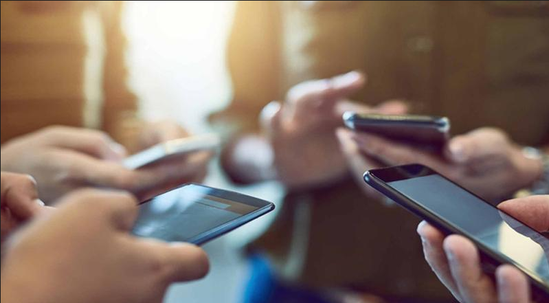 স্মার্টফোন ব্যবহারে শীর্ষে কুমিল্লা ও ফেনী