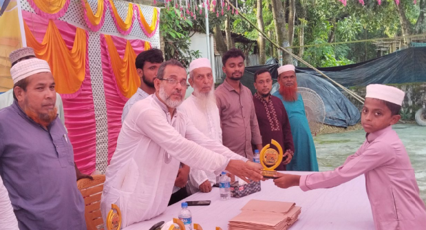 চান্দিনায় কৃতী শিক্ষার্থী সংবর্ধনা