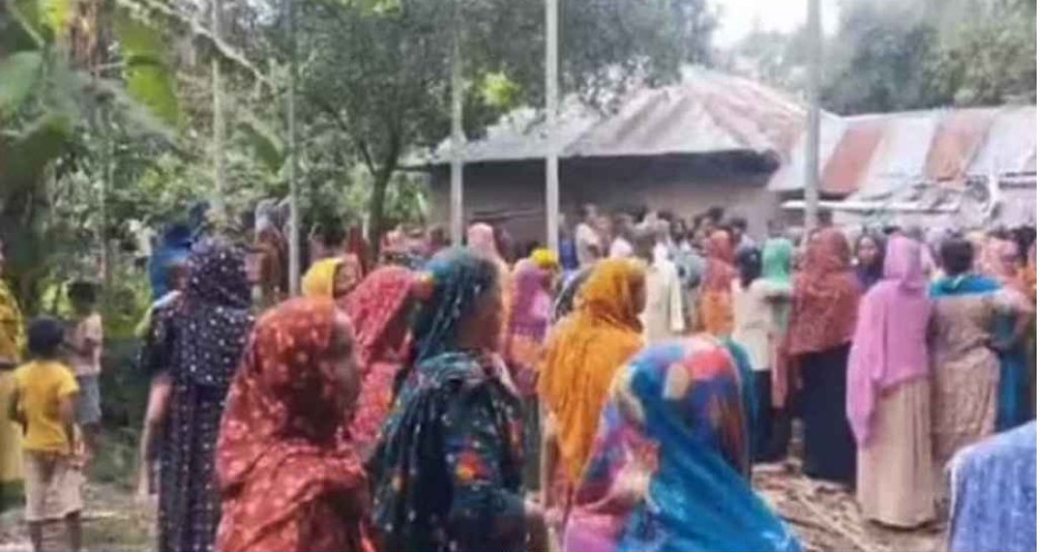 মুরাদনগরে মা-ছেলে ও মেয়েকে কুপিয়েও পিটিয়ে হত্যা