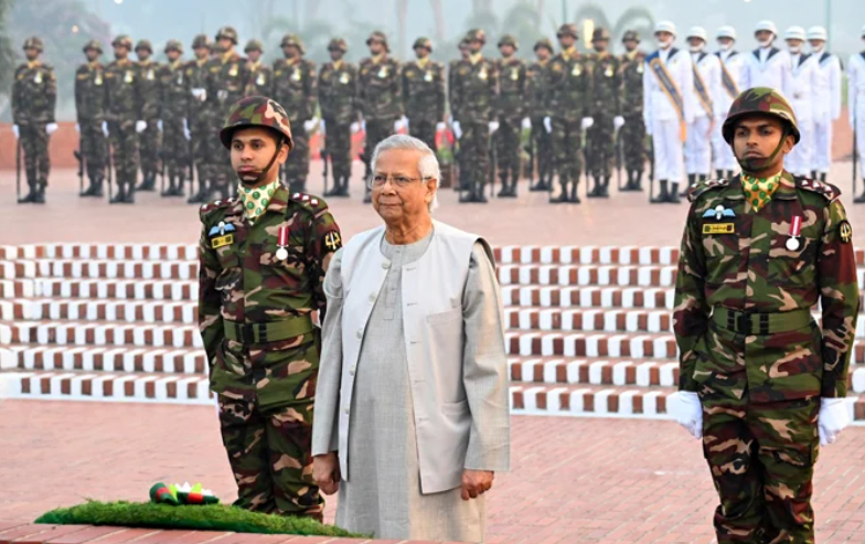 জাতীয় স্মৃতিসৌধে শহীদদের প্রতি প্রধান উপদেষ্টার শ্রদ্ধা নিবেদন