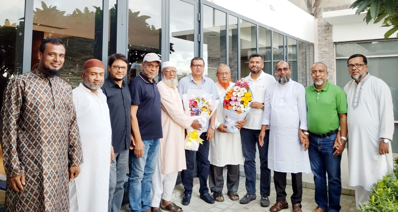 জাকারিয়া তাহের সুমনকে বরুড়া উপজেলা ও পৌরসভা বিএনপির নবগঠিত কমিটির ফুলেল শুভেচ্ছা