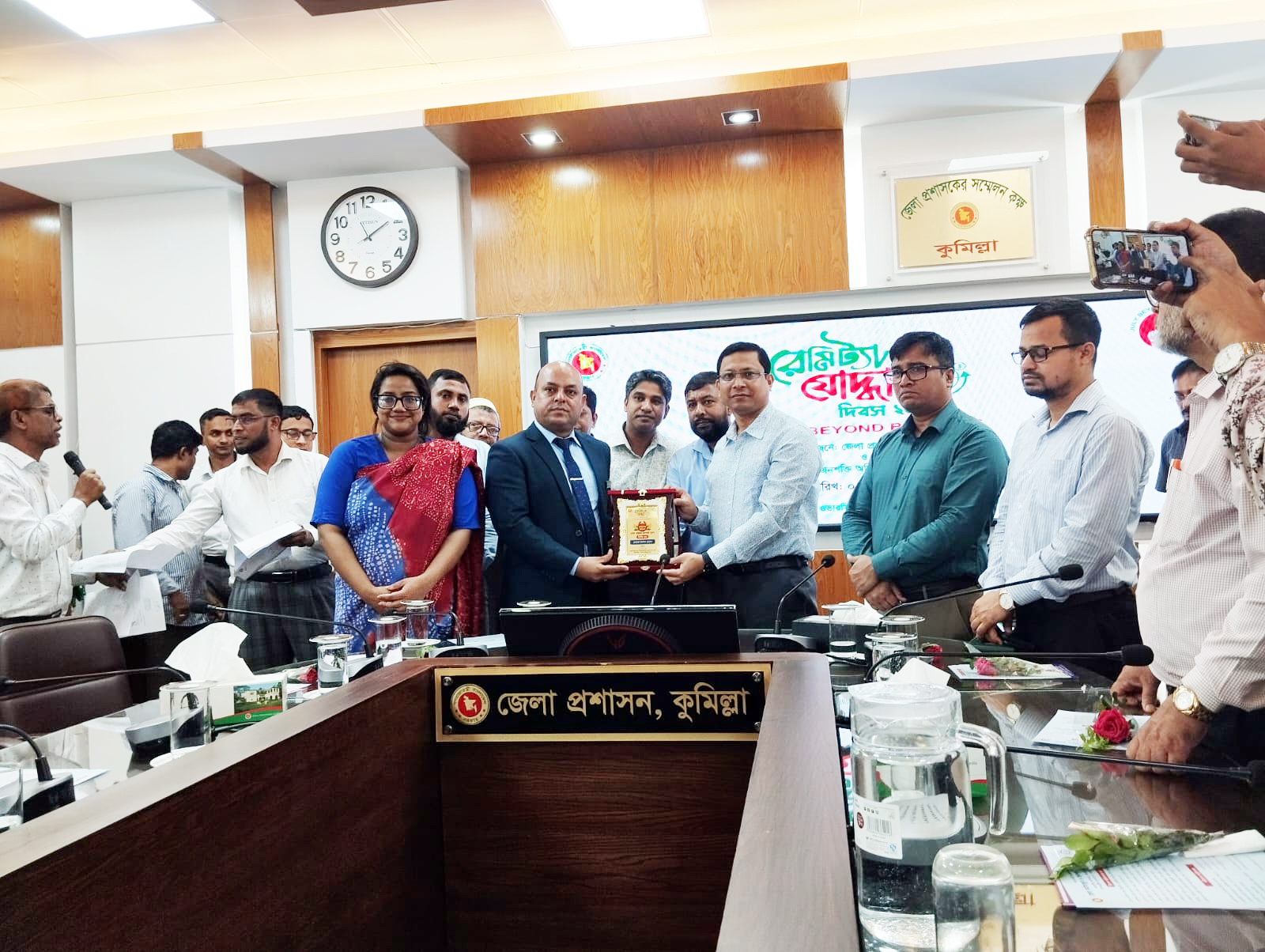 কুমিল্লায় রেমিট্যান্স যোদ্ধা সম্মাননা পেলেন চারজন