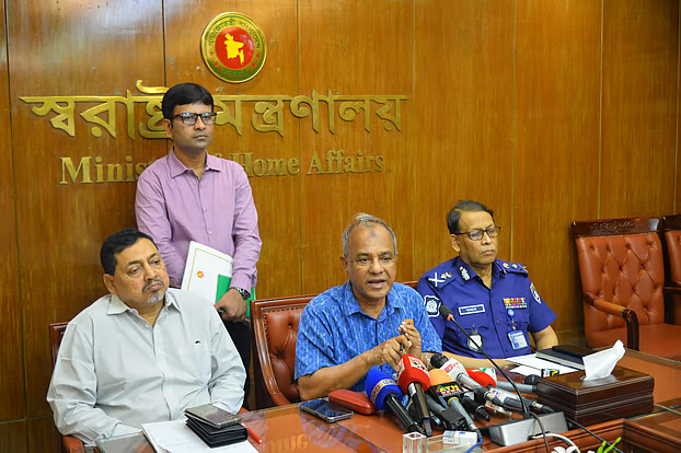যাবজ্জীবন সাজার মেয়াদ কমানো হতে পারে: স্বরাষ্ট্র উপদেষ্টা