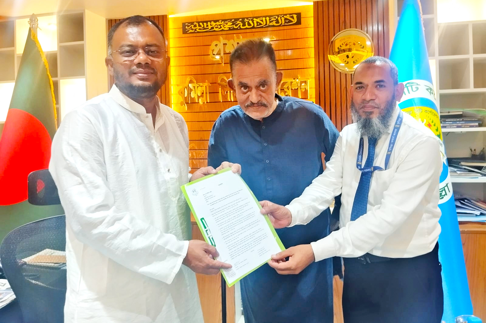কোরবানির পশুর বর্জ্য ১২ ঘণ্টার মধ্যে অপসারণের জন্য কুমিল্লা সিটি করপোরেশনের প্রশাসকের কাছে বাংলাদেশ পরিবেশ আন্দোলনের (বাপা) স্মারকলিপি পেশ