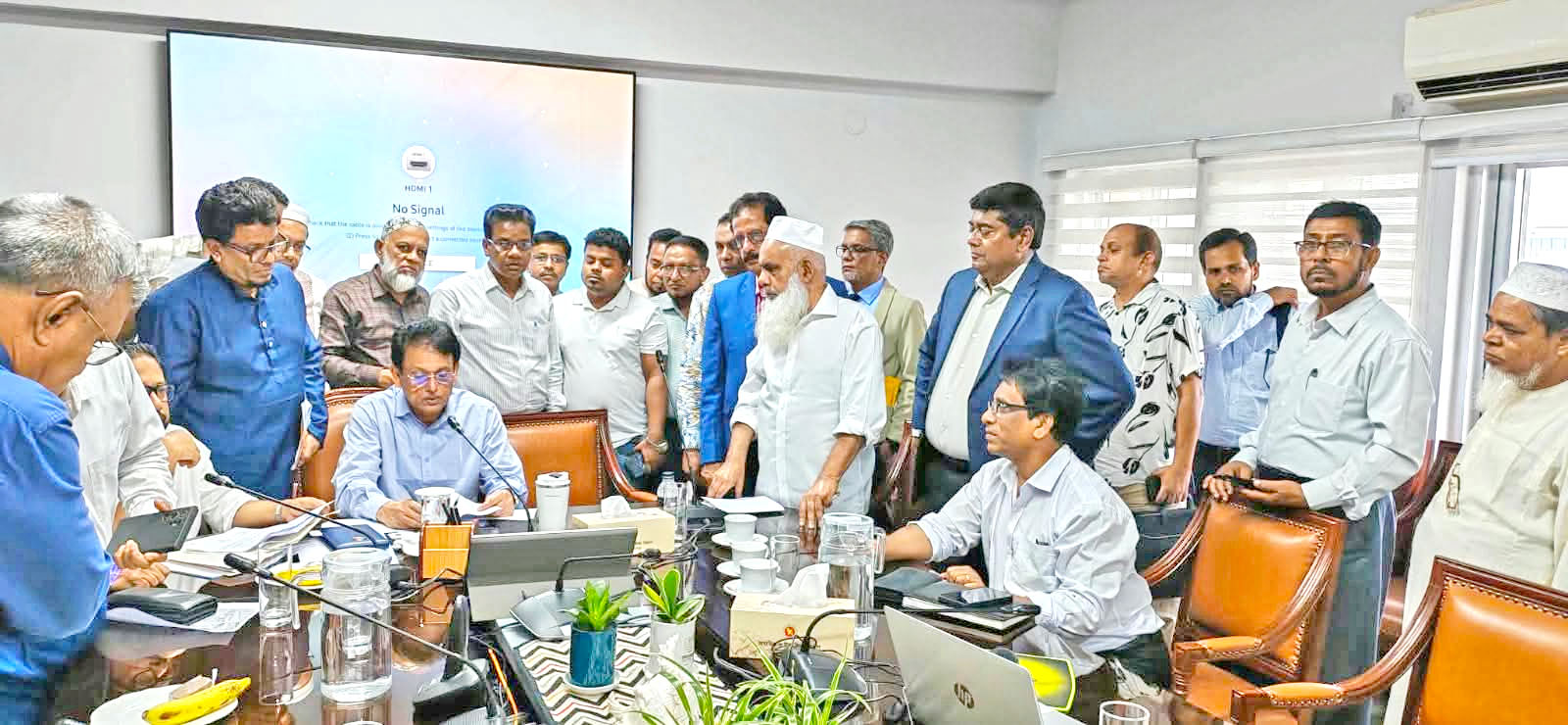 শিক্ষা ব্যবস্থা মনিরুল হক চৌধুরী এমপির ‘কুমিল্লা কনসেপ্ট’ শিক্ষামন্ত্রীর সঙ্গে প্রতিনিধি দলের মতবিনিময়
