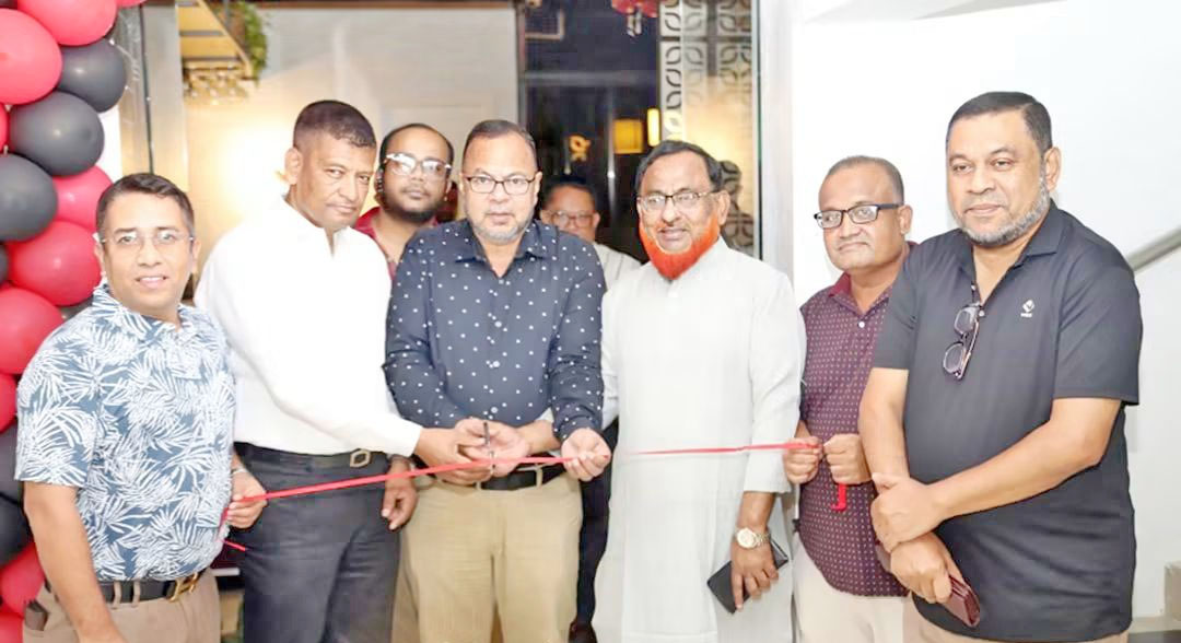 কুমিল্লা ক্লাব ক্যাফের উদ্বোধন, আছে আইসক্রিমও