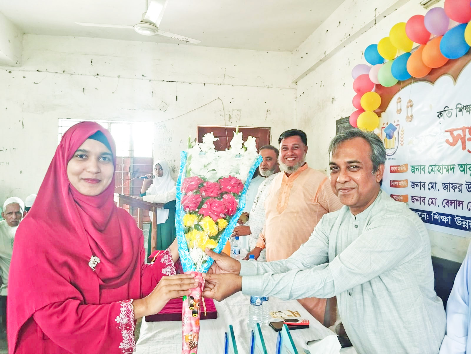 বরুড়ার পিলগিরীতে কৃতী শিক্ষার্থী ও অবসরপ্রাপ্ত শিক্ষকদের বিদায় সংবর্ধনা