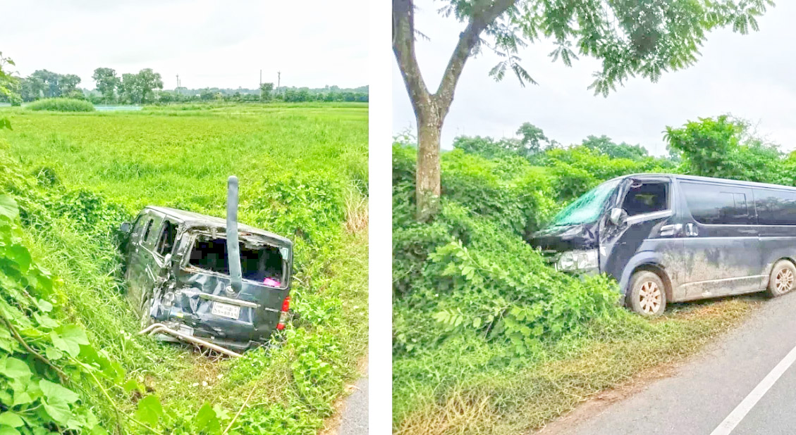 মাইক্রোবাসের ভিডিও করতে গিয়ে আরেক মাইক্রোবাস খাদে