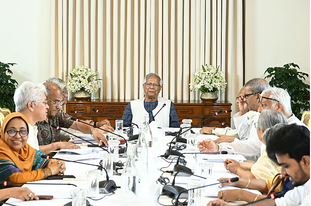আওয়ামী লীগ নিষিদ্ধ ঘোষণা