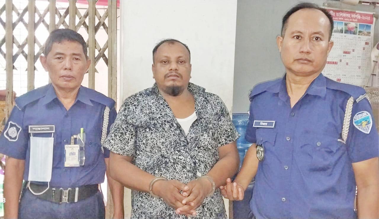 কুমিল্লায় গৃহবধূকে গলা কেটে হত্যার দায়ে দেলোয়ার হোসেন নামের একজনকে যাবজ্জীবন কারাদণ্ড