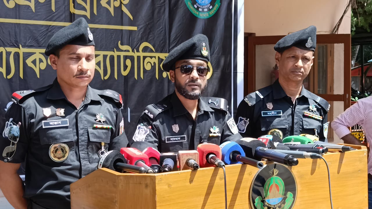 কুমিল্লায় যুবককে গলা কেটে হত্যার ঘটনায় গ্রেপ্তার ১
