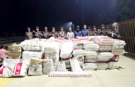 কুমিল্লায় রেলস্টেশনে টাস্কফোর্স অভিযানে প্রায় ৩ কোটি  টাকার ভারতীয় মালামাল জব্দ