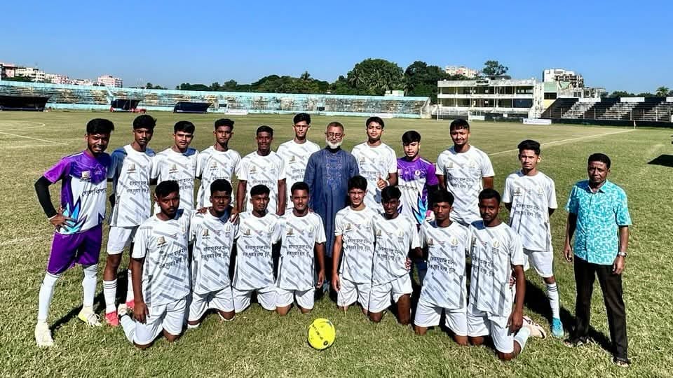 কুমিল্লায় আন্তঃকলেজ ফুটবল প্রতিযোগিতার উদ্বোধন