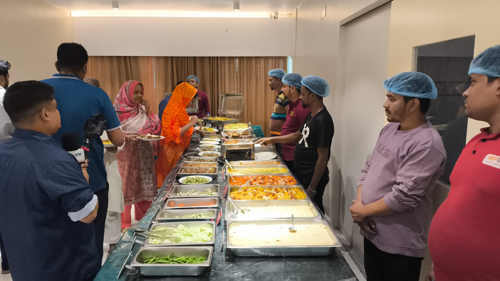 কুমিল্লা জিলা স্কুলের লাগোয়া বধূয়াতে শুরু হয়েছে ২৫ পদের বাংলা খাবার বুফে, দাম ৪০০ টাকা