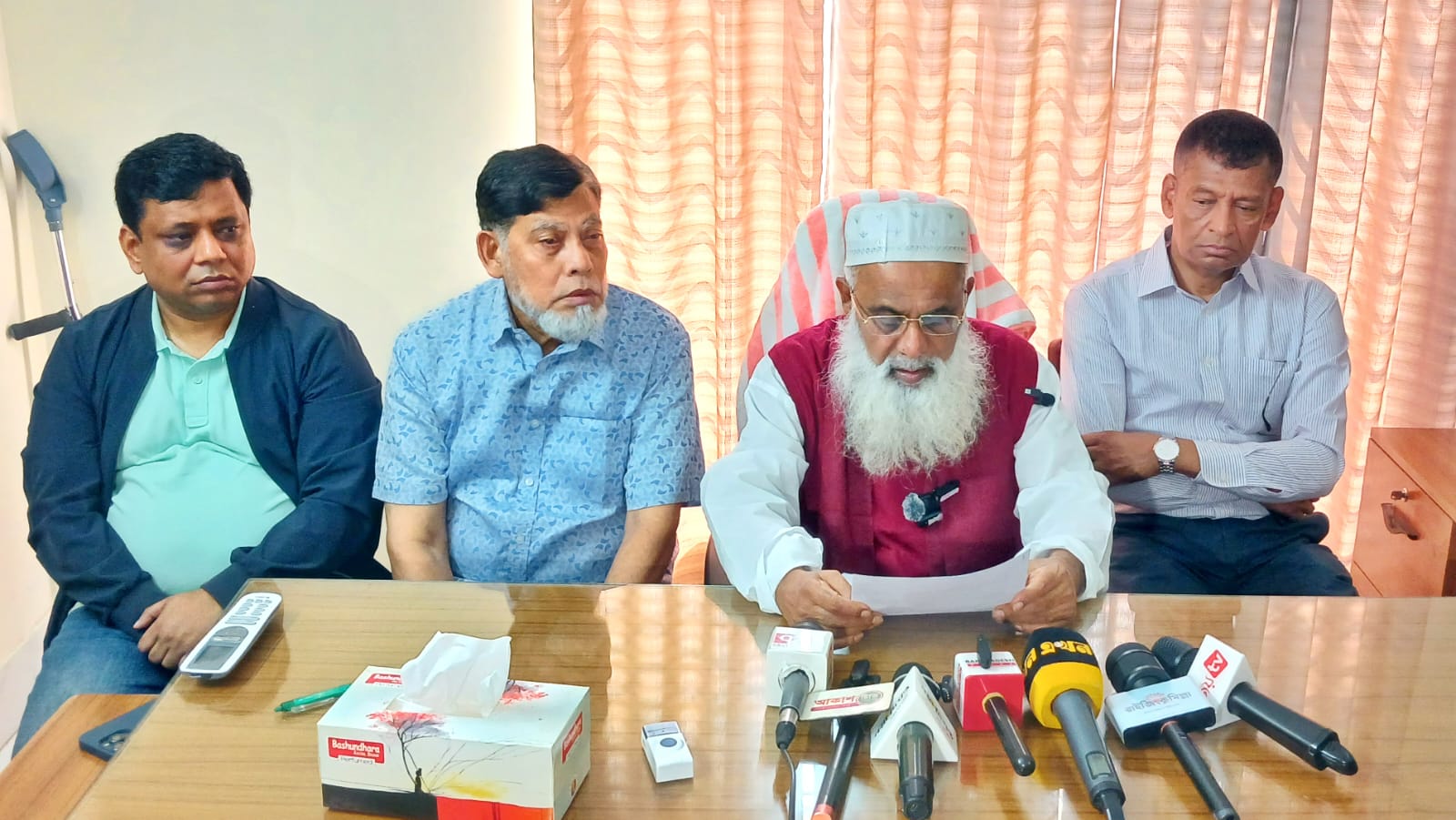 সুষ্ঠু নির্বাচনের জন্য সকলকে দায়িত্বশীল আচরনের আহ্বান - সংবাদ সম্মেলনে মনিরুল হক চৌধুরী