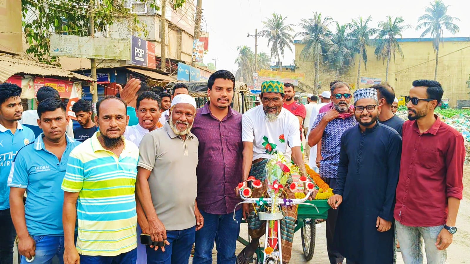 ছাত্রদলের আহ্বায়ক আসিফ কবিরের উদ্যোগে নতুন ভ্যান পেলেন বাক প্রতিবন্ধী ভ্যানচালক সালাউদ্দিন