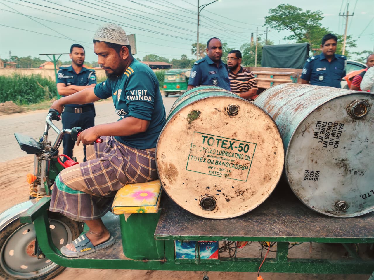 সুয়াগাজী থেকে ৪০০ লিটার ডিজেল উদ্ধার