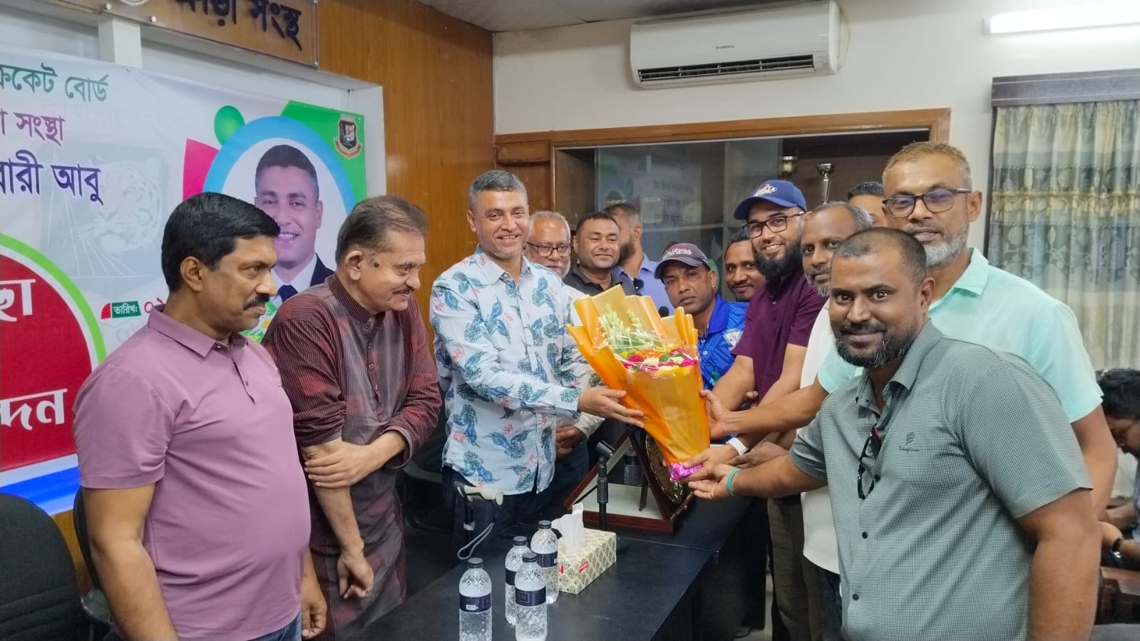 উদবাতুল বারী আবুকে কুমিল্লা জেলা ক্রীড়া সংস্থা ও সম্মিলিত ক্রীড়া পরিবারের সংবর্ধনা