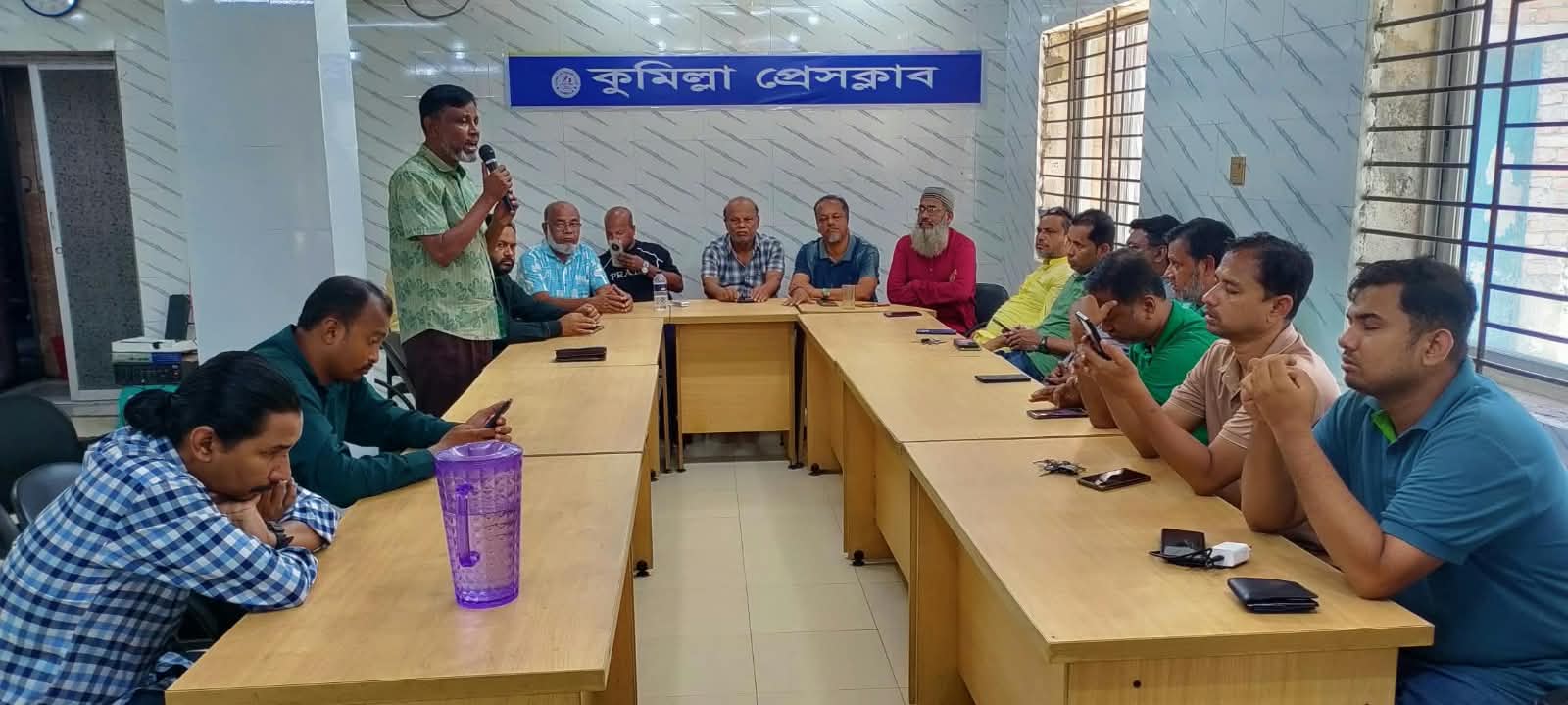 কুমিল্লায় দুই সাংবাদিকের ওপর হামলা, কুমিল্লা প্রেসক্লাবে প্রতিবাদ সভা
