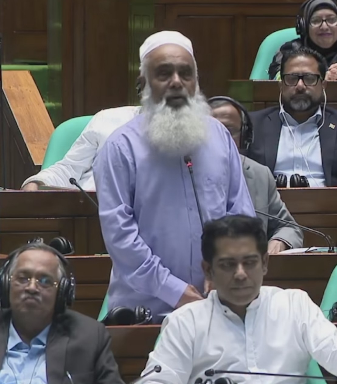 দাড়ি কারও ব্যক্তিগত ব্যাপার না, দাড়ি নবীর সুন্নাত : মনিরুল হক চৌধুরী