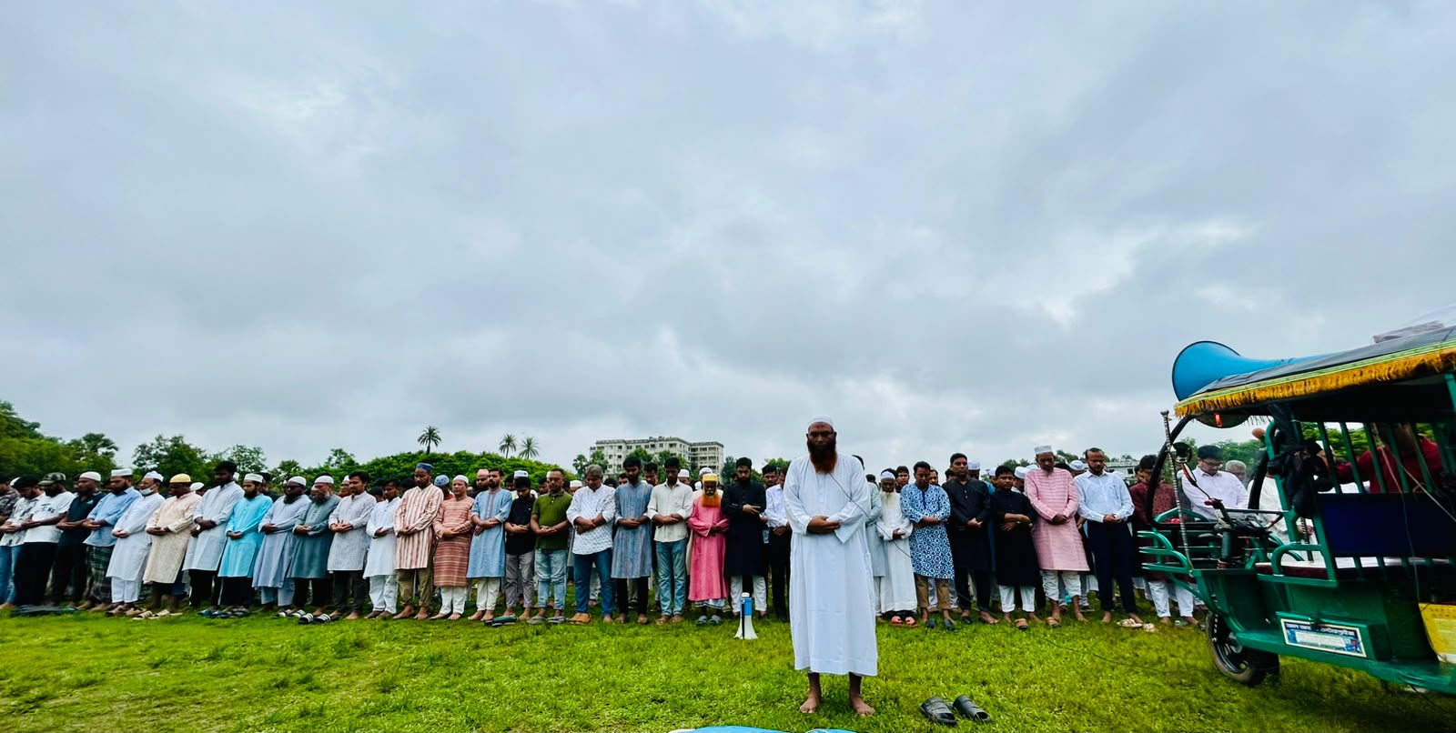 কুমিল্লা বিশ্ববিদ্যালয়ের কেন্দ্রীয় মাঠে অপ্রতিমের জানাজা সম্পন্ন