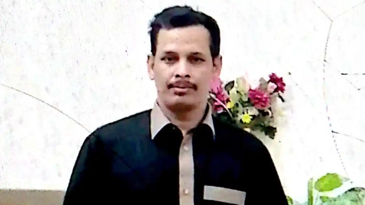 বিদ্যুৎস্পৃষ্টে ছেলের মৃত্যু, ৮ মাস পর মেম্বারের বিরুদ্ধে মায়ের মামলা