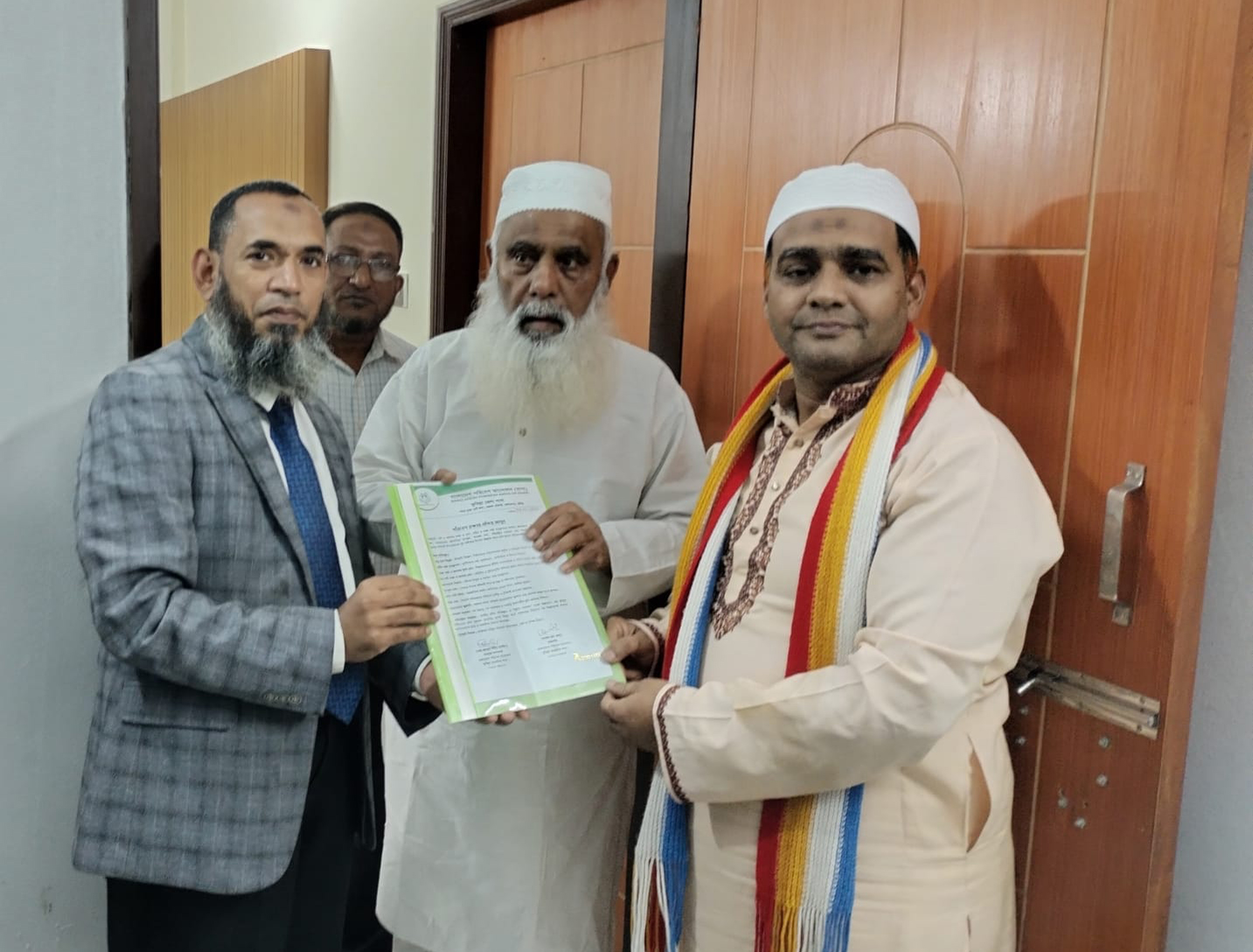 ১২ দফা দাবিতে বাপার উদ্যোগে বিএনপির প্রার্থী মনিরুল হক চৌধুরী ও জামায়াতের প্রার্থী কাজী দ্বীন মোহাম্মদের কাছে স্মারকলিপি পেশ