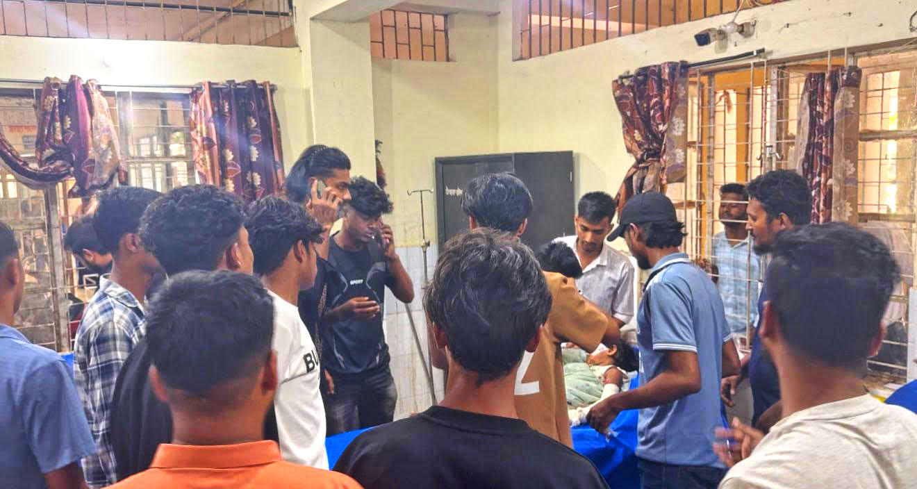 চৌদ্দগ্রামে বাস ও অটোরিকশার সংঘর্ষে মা-মেয়ে নিহত