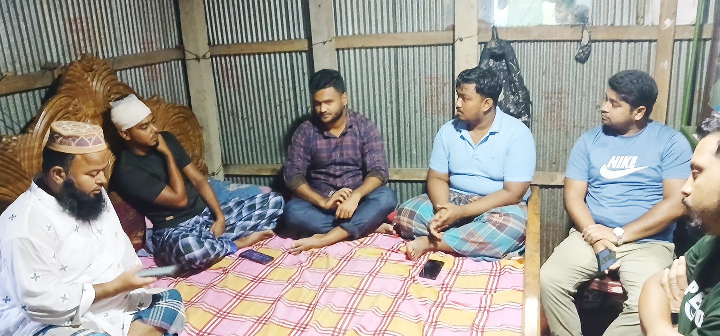 চৌদ্দগ্রামে মাদক ব্যবসায়ীকে আটকে ক্ষীপ্ত হয়ে হামলা, আহত ২