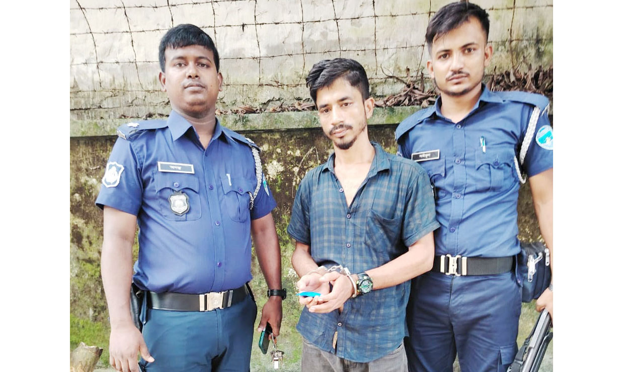 চৌদ্দগ্রামে মাদকের আস্তানায় পুলিশের অভিযানে ইয়াবাসহ আটক ১