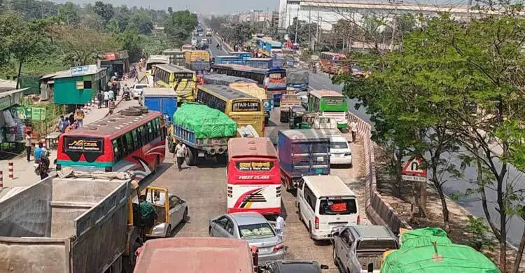 কুমিল্লায় ঈদযাত্রায় ভোগান্তির শঙ্কা
