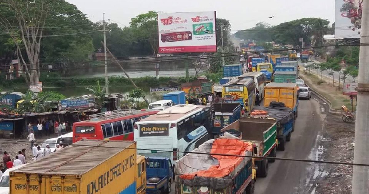 কুমিল্লায় ঢাকা-চট্টগ্রাম মহাসড়কে তীব্র যানজট