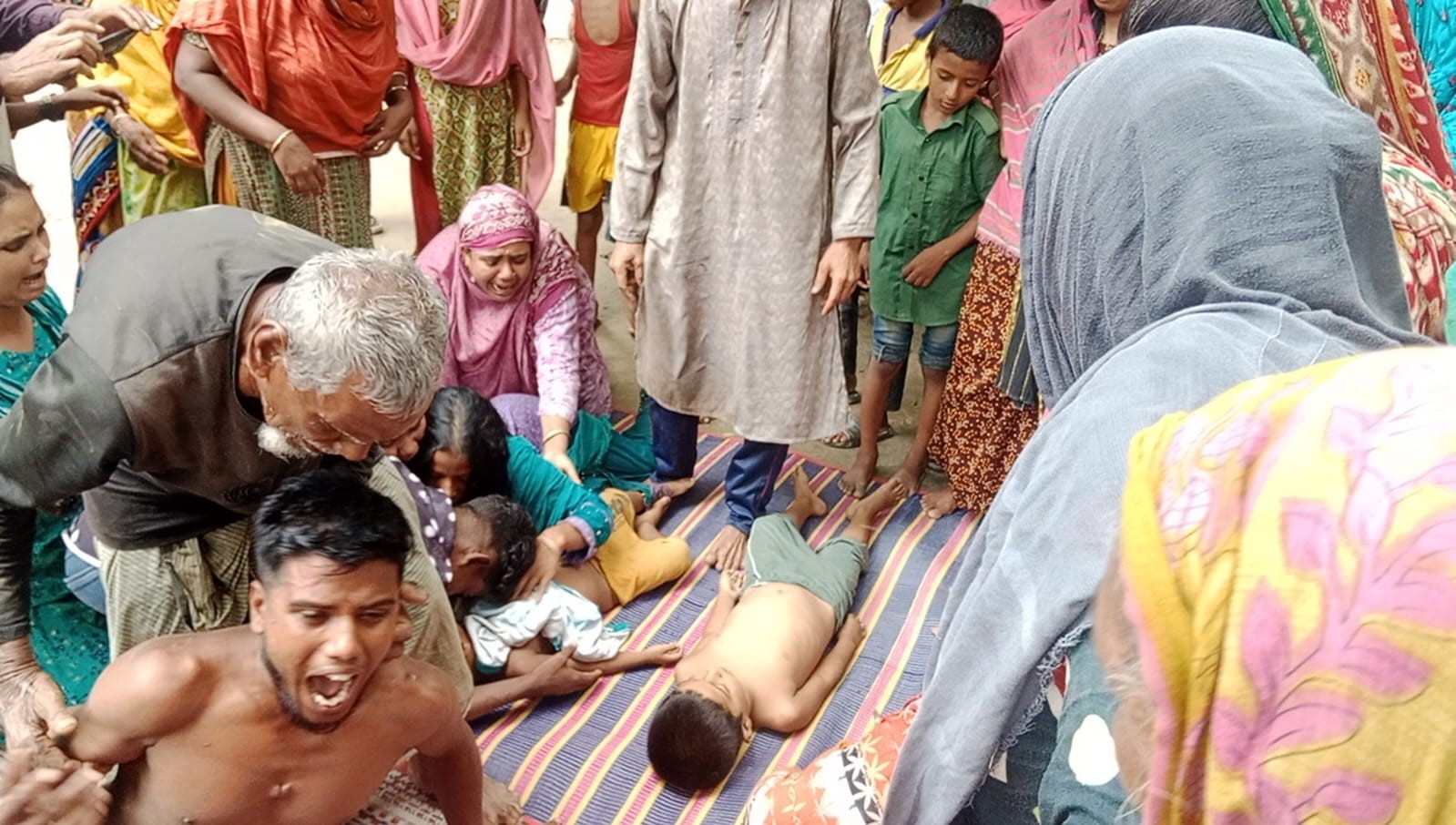 কুমিল্লায় ডোবার পানিতে ডুবে দুই শিশুর মৃত্যু